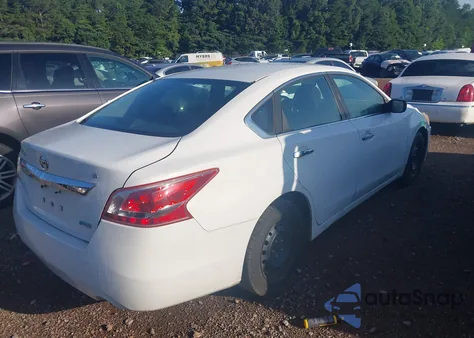2013 Nissan Altima 2.5 S z USA, uszkodzony, nr VIN 1N4AL3AP5DN460441